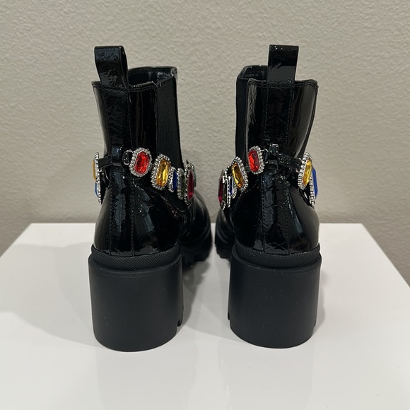 BETSEY JOHNSON JENESIS Embellished Black Patent Leather Lug Sole Chelsea Size 7 - Picture 4 of 5